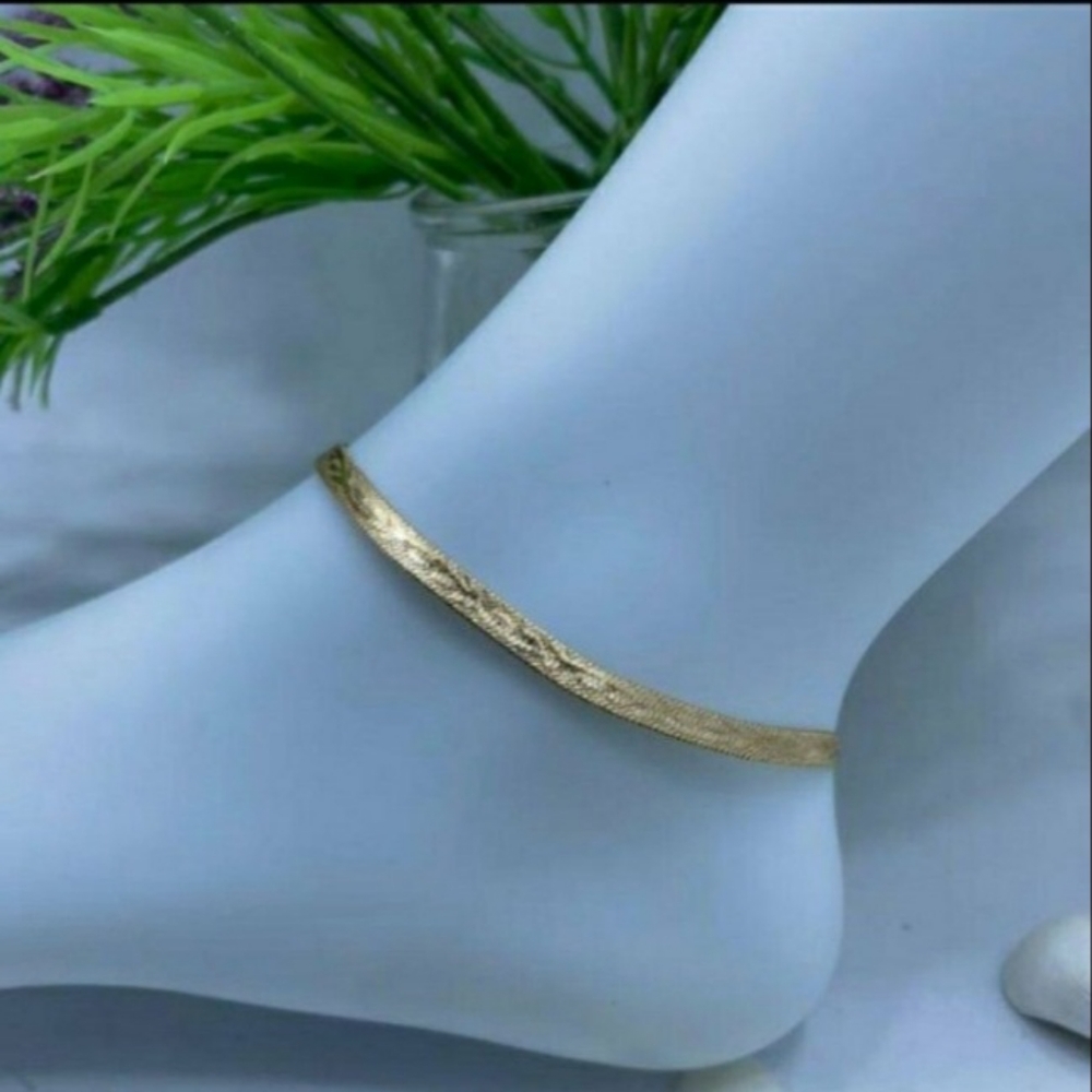 Gold anklet